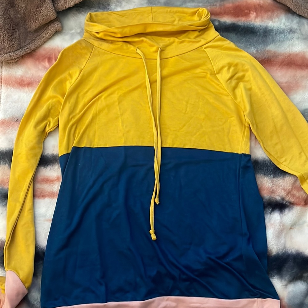 Long sleeve hoodie shirt